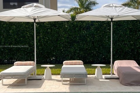 Immobilier commercial à vendre à Miami, Floride № 1985448 - photo 4