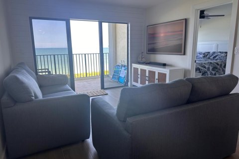 Condo in Jensen Beach, Florida, 2 bedrooms  № 2192739 - photo 12