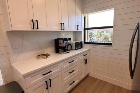Condo in Jensen Beach, Florida, 2 bedrooms  № 2192739 - photo 8