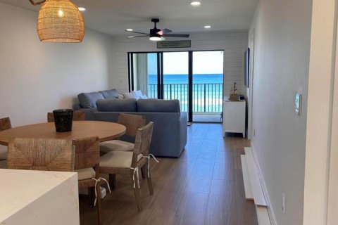 Condo in Jensen Beach, Florida, 2 bedrooms  № 2192739 - photo 2