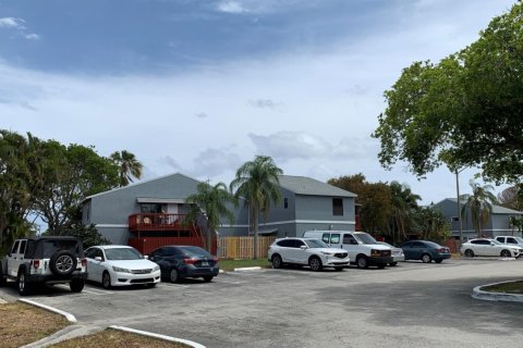 Condo in Boynton Beach, Florida, 2 bedrooms  № 1146897 - photo 1