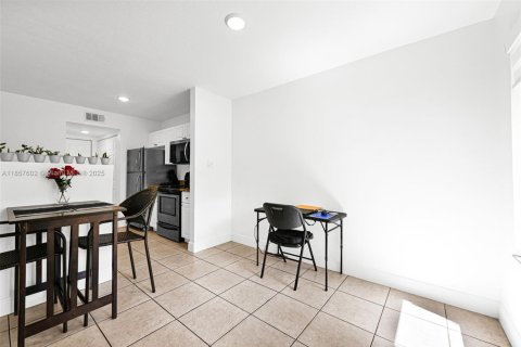 Condominio en venta en Miami, Florida, 2 dormitorios, 99.87 m2 № 1887895 - foto 10