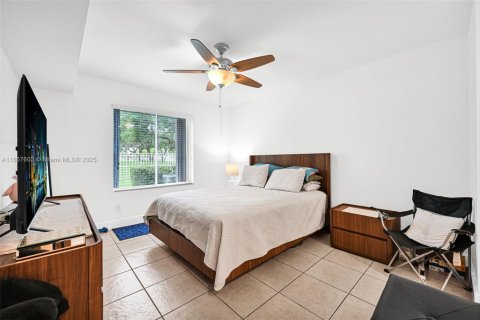 Condominio en venta en Miami, Florida, 2 dormitorios, 99.87 m2 № 1887895 - foto 15