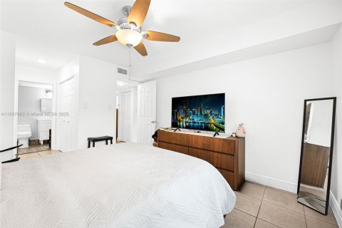 Condominio en venta en Miami, Florida, 2 dormitorios, 99.87 m2 № 1887895 - foto 17