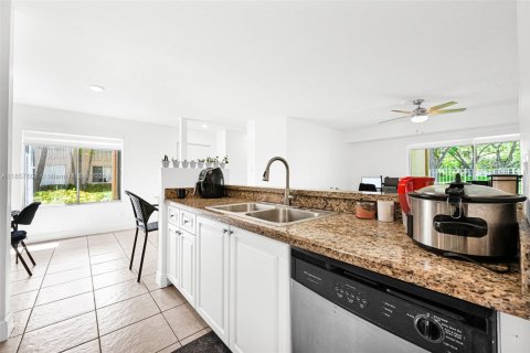 Condominio en venta en Miami, Florida, 2 dormitorios, 99.87 m2 № 1887895 - foto 4