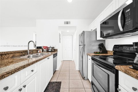 Condominio en venta en Miami, Florida, 2 dormitorios, 99.87 m2 № 1887895 - foto 3
