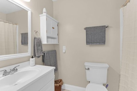 Townhouse in Vero Beach, Florida 2 bedrooms, 131.55 sq.m. № 2402438 - photo 17