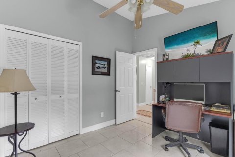 Townhouse in Vero Beach, Florida 2 bedrooms, 131.55 sq.m. № 2402438 - photo 15