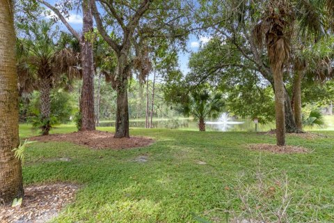 Townhouse in Vero Beach, Florida 2 bedrooms, 131.55 sq.m. № 2402438 - photo 23