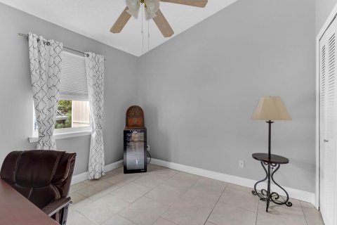 Townhouse in Vero Beach, Florida 2 bedrooms, 131.55 sq.m. № 2402438 - photo 16
