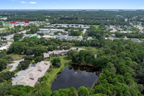 Townhouse in Vero Beach, Florida 2 bedrooms, 131.55 sq.m. № 2402438 - photo 30