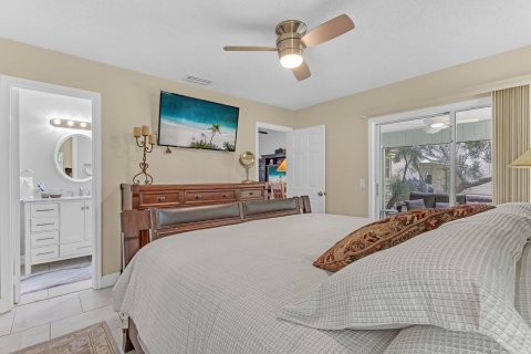 Townhouse in Vero Beach, Florida 2 bedrooms, 131.55 sq.m. № 2402438 - photo 11