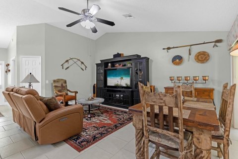 Townhouse in Vero Beach, Florida 2 bedrooms, 131.55 sq.m. № 2402438 - photo 8