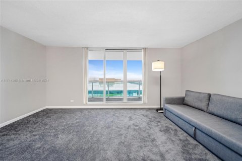 Condominio en venta en Miami Beach, Florida, 55.74 m2 № 2185109 - foto 21