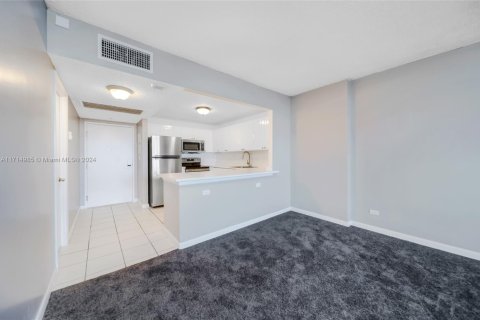 Condominio en venta en Miami Beach, Florida, 55.74 m2 № 2185109 - foto 16
