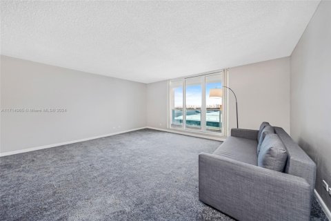 Condominio en venta en Miami Beach, Florida, 55.74 m2 № 2185109 - foto 18