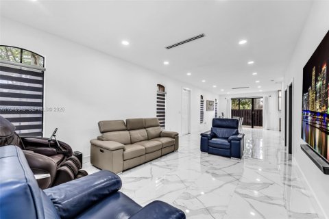 Townhouse in Homestead, Florida 4 bedrooms, 168.62 sq.m. № 2004122 - photo 9