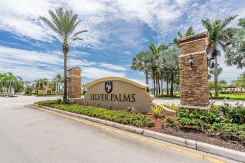 Townhouse in Homestead, Florida 4 bedrooms, 168.62 sq.m. № 2004122 - photo 2