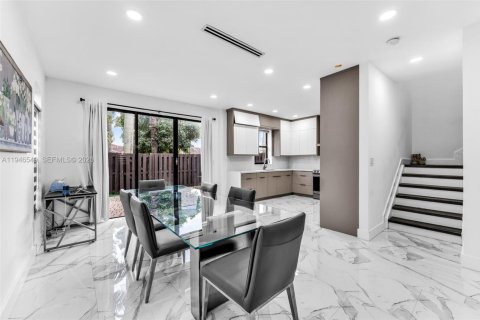 Adosado en Homestead, Florida 4 dormitorios, 168.62 m2 № 2004122