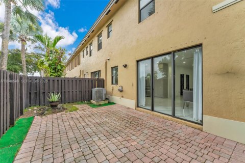 Townhouse in Homestead, Florida 4 bedrooms, 168.62 sq.m. № 2004122 - photo 28