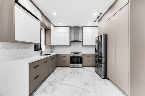 Townhouse in Homestead, Florida 4 bedrooms, 168.62 sq.m. № 2004122 - photo 5