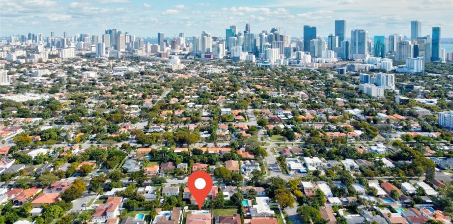 Casa en Miami, Florida 4 dormitorios, 275.55 m2 № 1096419