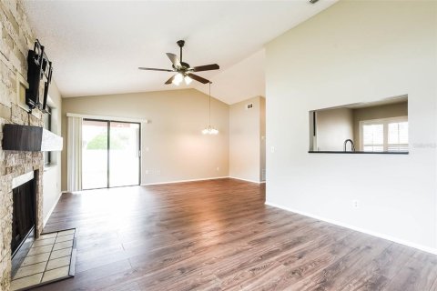 Villa ou maison à vendre à Orlando, Floride: 3 chambres, 117.89 m2 № 2414897 - photo 4