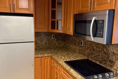 Condominio en venta en Hialeah, Florida, 1 dormitorio, 35.49 m2 № 1945257 - foto 1