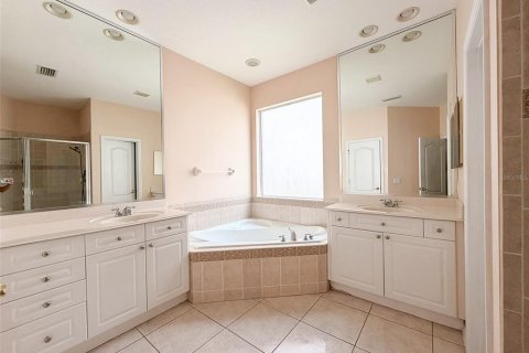 House in Windermere, Florida 4 bedrooms, 213.68 sq.m. № 2239201 - photo 21