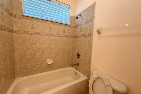 House in Windermere, Florida 4 bedrooms, 213.68 sq.m. № 2239201 - photo 29