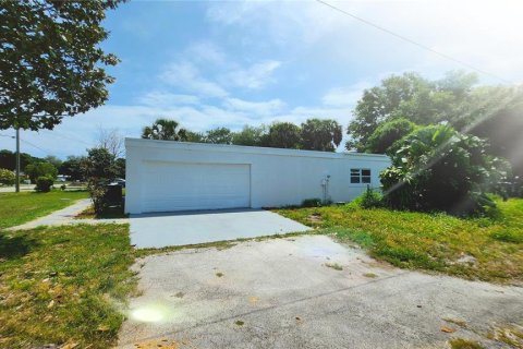 Casa en venta en St. Lucie, Florida, 3 dormitorios, 202.81 m2 № 1690756 - foto 3