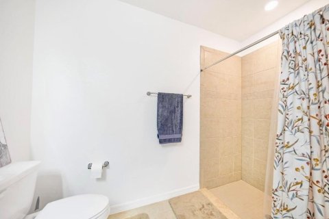 Casa en alquiler en Punta Gorda, Florida, 4 dormitorios, 170.38 m2 № 1916532 - foto 9