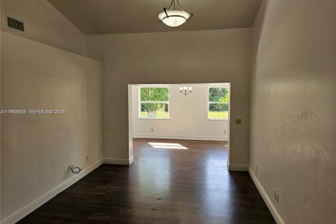 Villa ou maison à vendre à Lehigh Acres, Floride: 4 chambres № 2005077 - photo 6