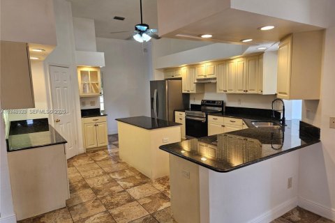 Villa ou maison à vendre à Lehigh Acres, Floride: 4 chambres № 2005077 - photo 4