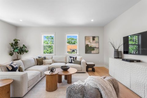 Casa en venta en Tampa, Florida, 5 dormitorios, 515.98 m2 № 2157637 - foto 25