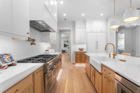 Casa en venta en Tampa, Florida, 5 dormitorios, 515.98 m2 № 2157637 - foto 8