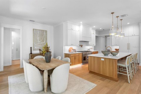 Casa en venta en Tampa, Florida, 5 dormitorios, 515.98 m2 № 2157637 - foto 10