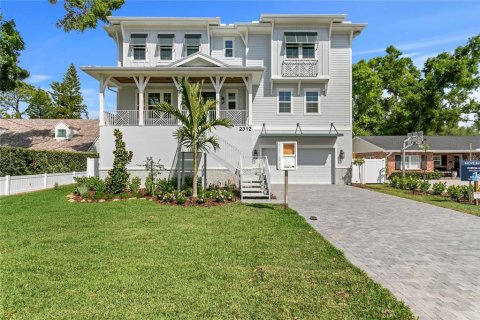 House in Tampa, Florida 5 bedrooms, 515.98 sq.m. № 2157637