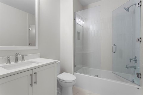 Casa en venta en Tampa, Florida, 5 dormitorios, 515.98 m2 № 2157637 - foto 27