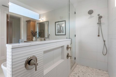 Casa en venta en Tampa, Florida, 5 dormitorios, 515.98 m2 № 2157637 - foto 18