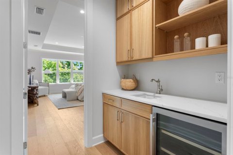 Casa en venta en Tampa, Florida, 5 dormitorios, 515.98 m2 № 2157637 - foto 13
