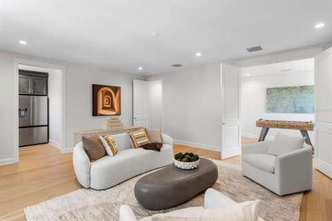 Casa en venta en Tampa, Florida, 5 dormitorios, 515.98 m2 № 2157637 - foto 21