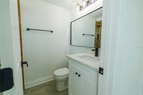 House in Apollo Beach, Florida 3 bedrooms, 134.89 sq.m. № 1781265 - photo 14