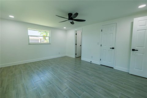 House in Apollo Beach, Florida 3 bedrooms, 134.89 sq.m. № 1781265 - photo 9