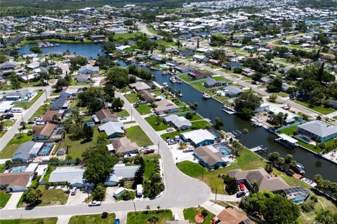 House in Apollo Beach, Florida 3 bedrooms, 134.89 sq.m. № 1781265 - photo 27