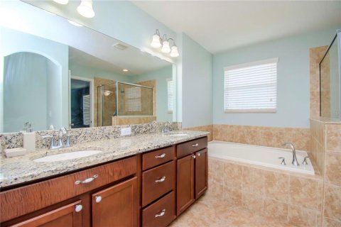 House in Ruskin, Florida 4 bedrooms, 196.67 sq.m. № 1363447 - photo 28