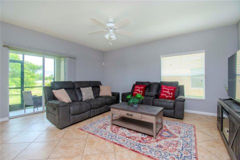 House in Ruskin, Florida 4 bedrooms, 196.67 sq.m. № 1363447 - photo 13
