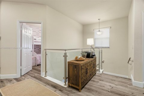 Купить виллу или дом в Дорал, Флорида 4 спальни, 246.19м2, № 2088622 - фото 27