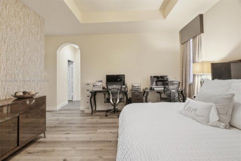 Купить виллу или дом в Дорал, Флорида 4 спальни, 246.19м2, № 2088622 - фото 25