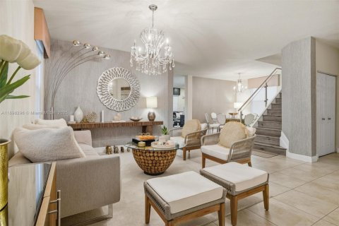 Купить виллу или дом в Дорал, Флорида 4 спальни, 246.19м2, № 2088622 - фото 5